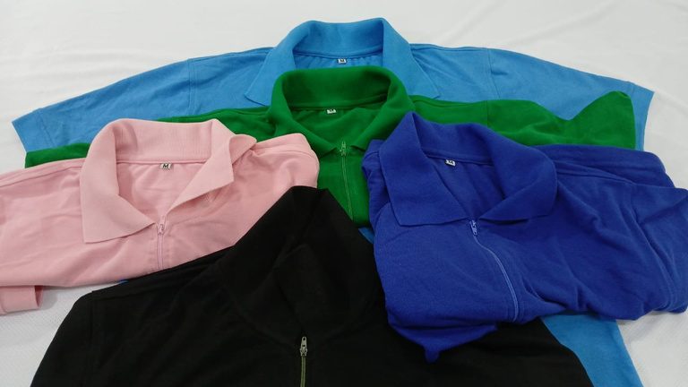 Remeras tipo polo de colores para uniformes